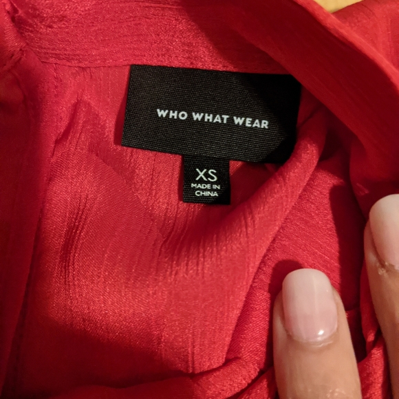 Red Silky High Collar Blouse - Picture 4 of 6